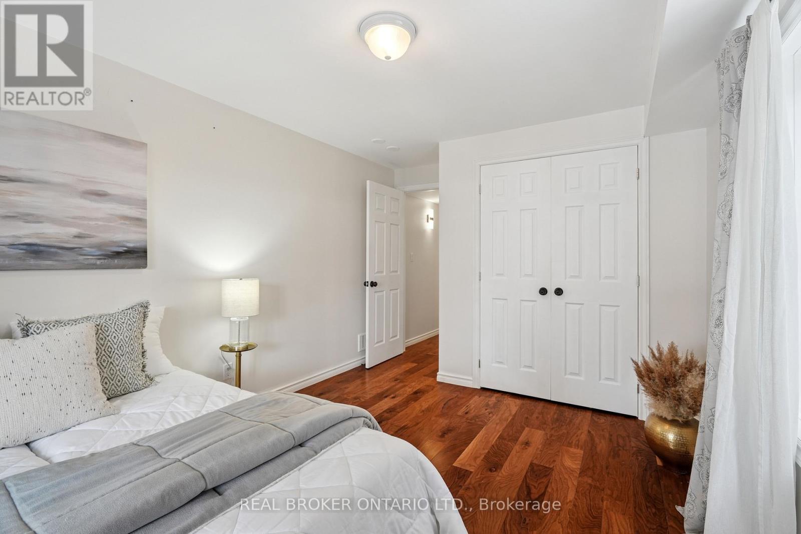 132 COKER CRESCENT - 33