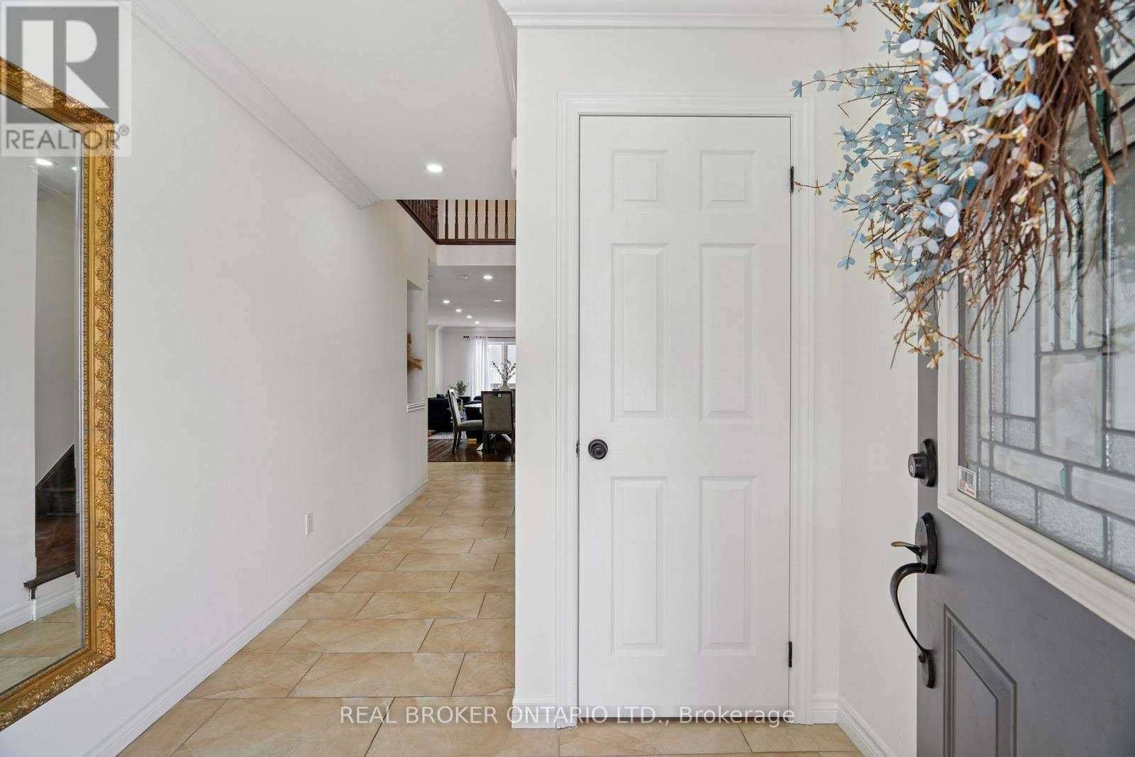 132 COKER CRESCENT - 4