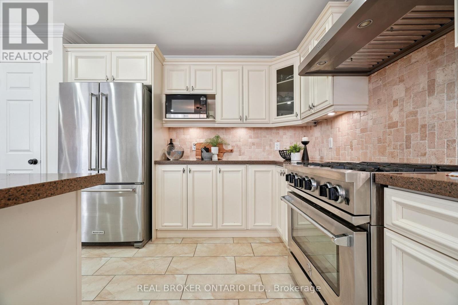 132 COKER CRESCENT - 9