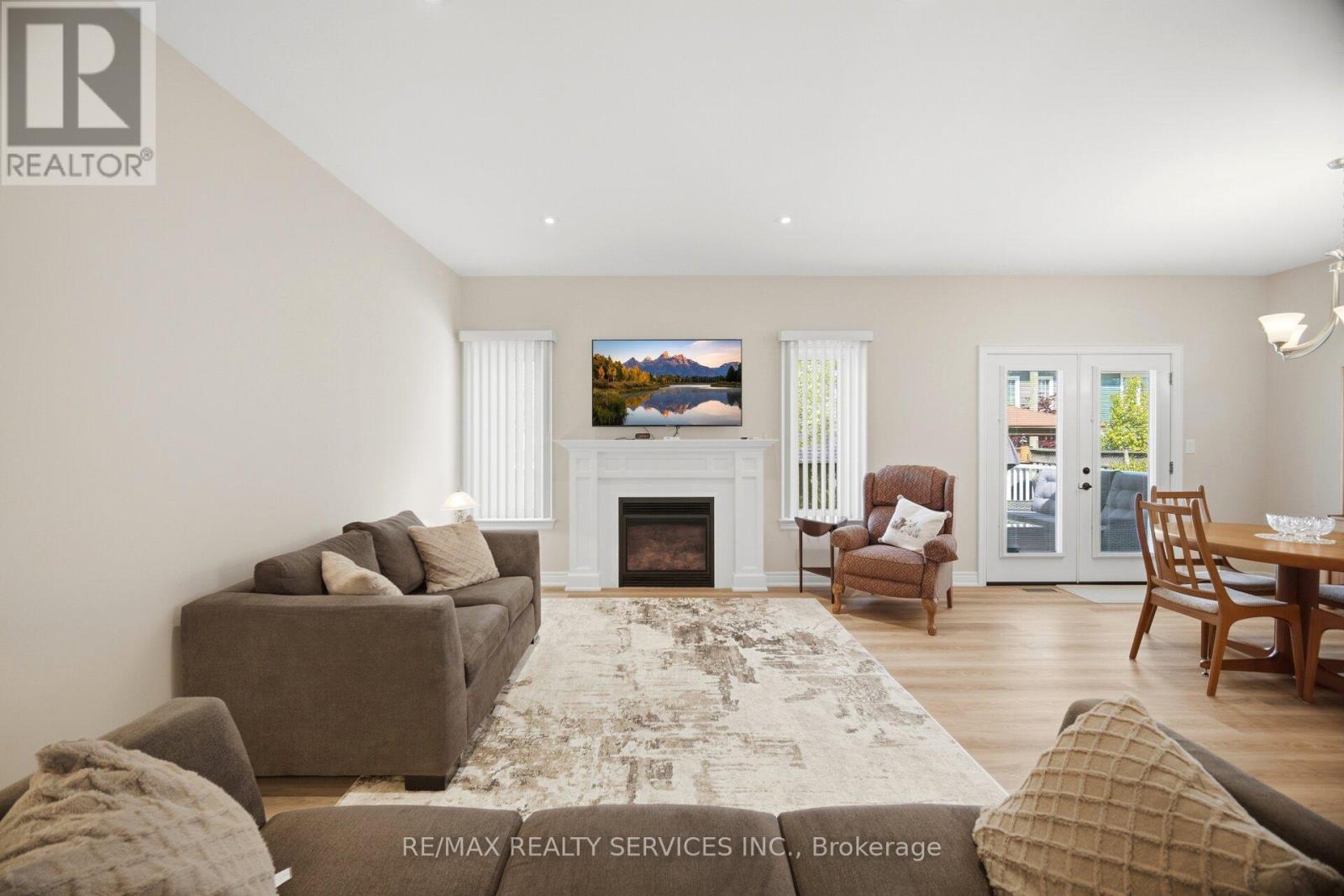 195 BURLEIGH ROAD N - 10