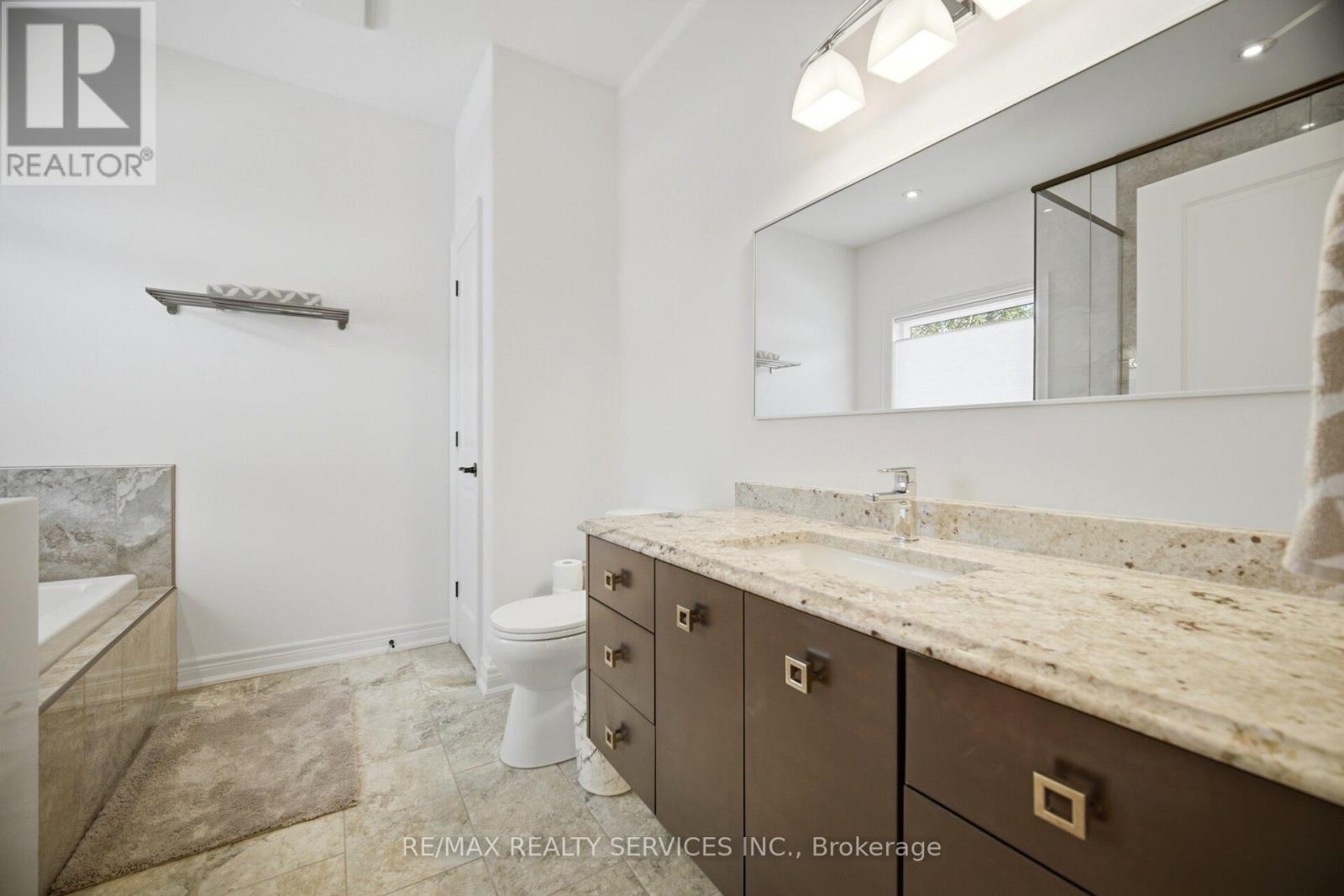 195 BURLEIGH ROAD N - 16