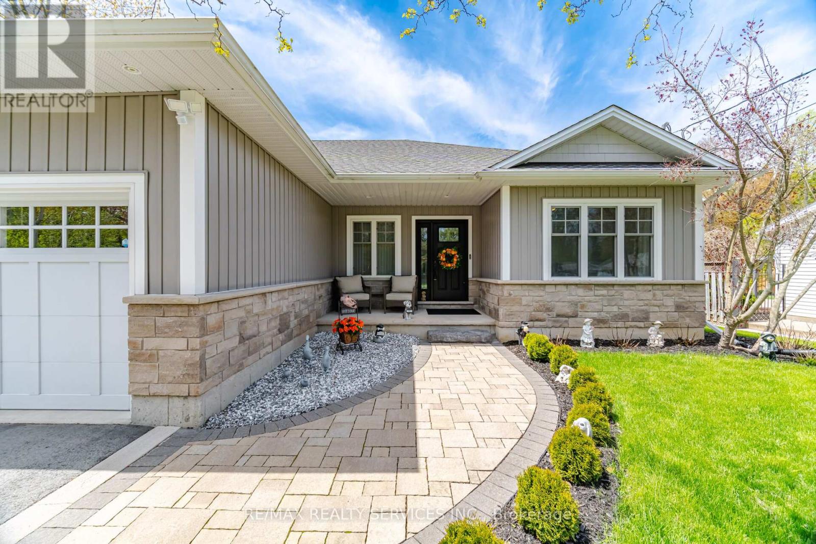 195 BURLEIGH ROAD N - 3