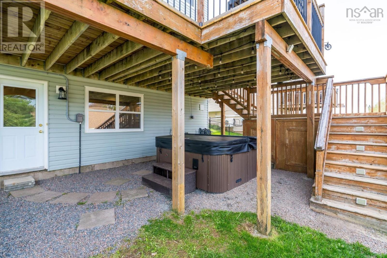 Property 26 of 51 of 72 Westfield Crescent