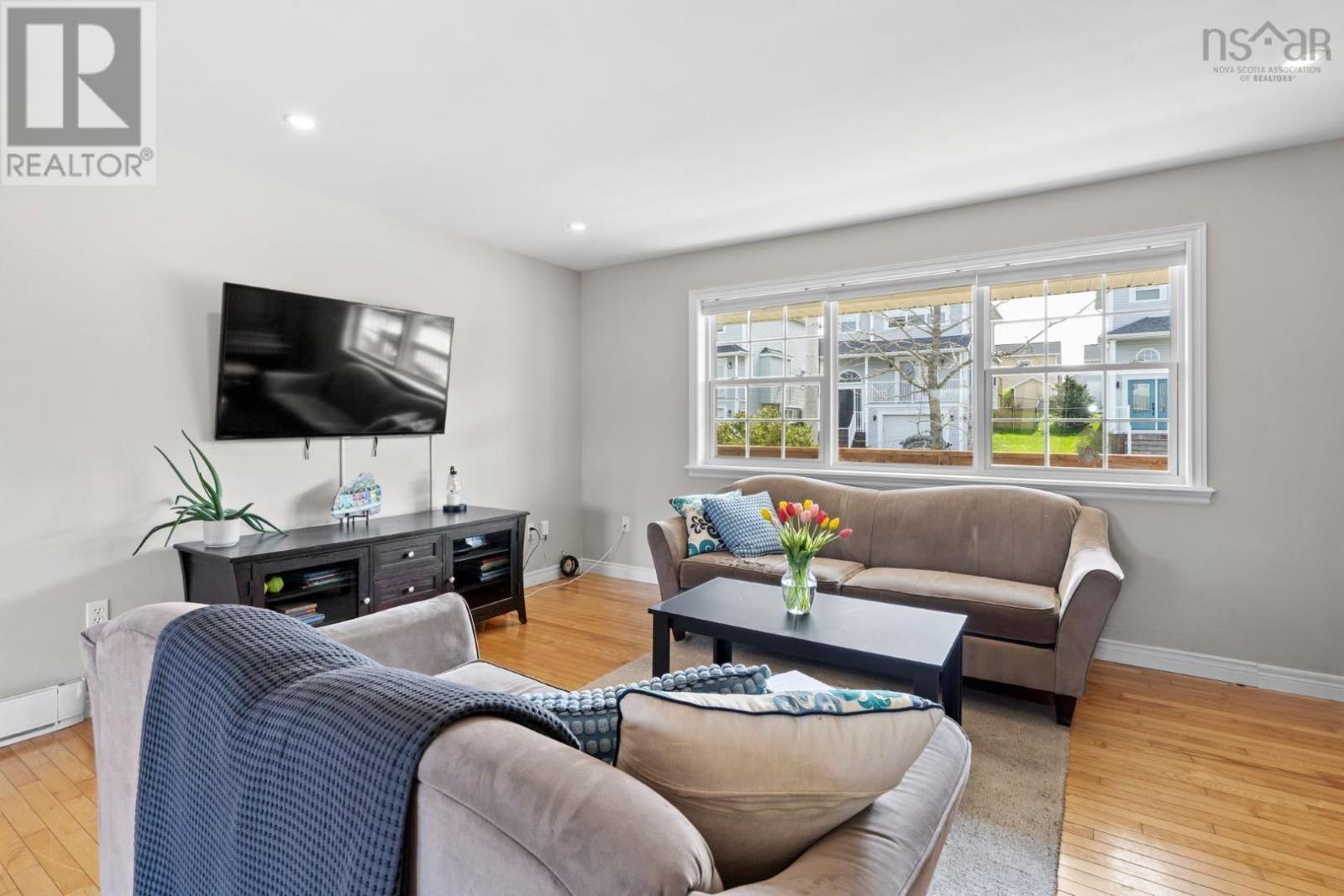 Property 24 of 51 of 72 Westfield Crescent