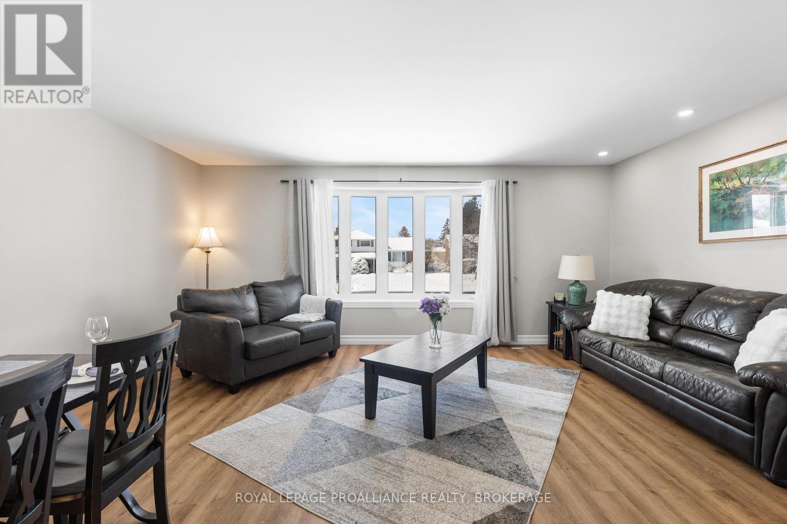 296 OLYMPUS AVENUE - 17