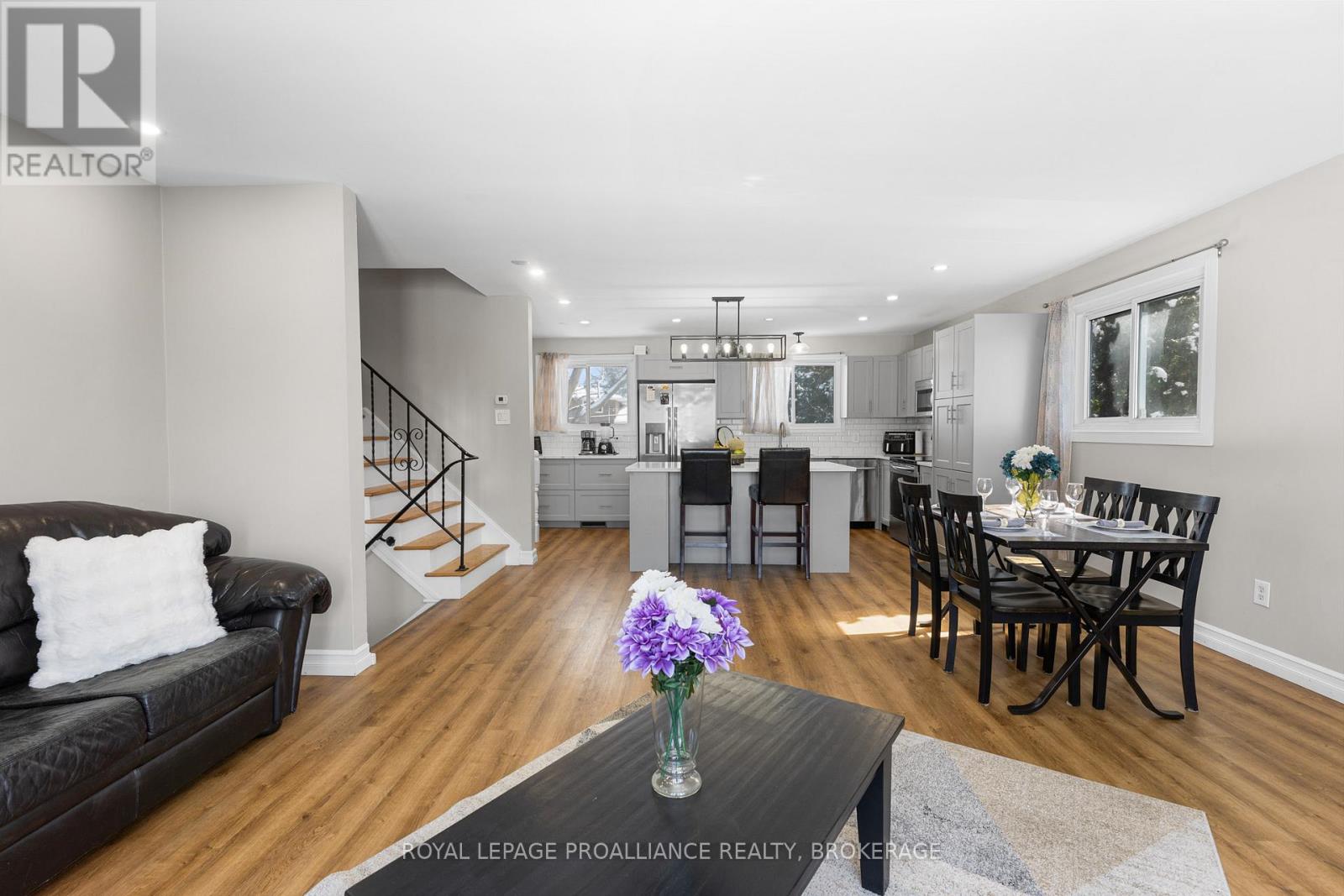 296 OLYMPUS AVENUE - 19