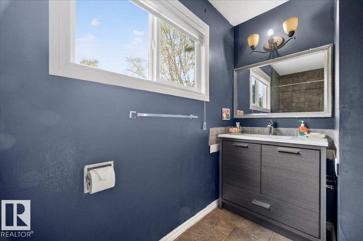 4124 121 ST NW - 30