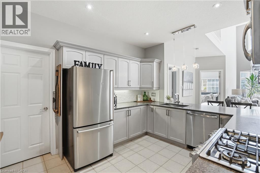 52 SUNNYCROFT Court - 13