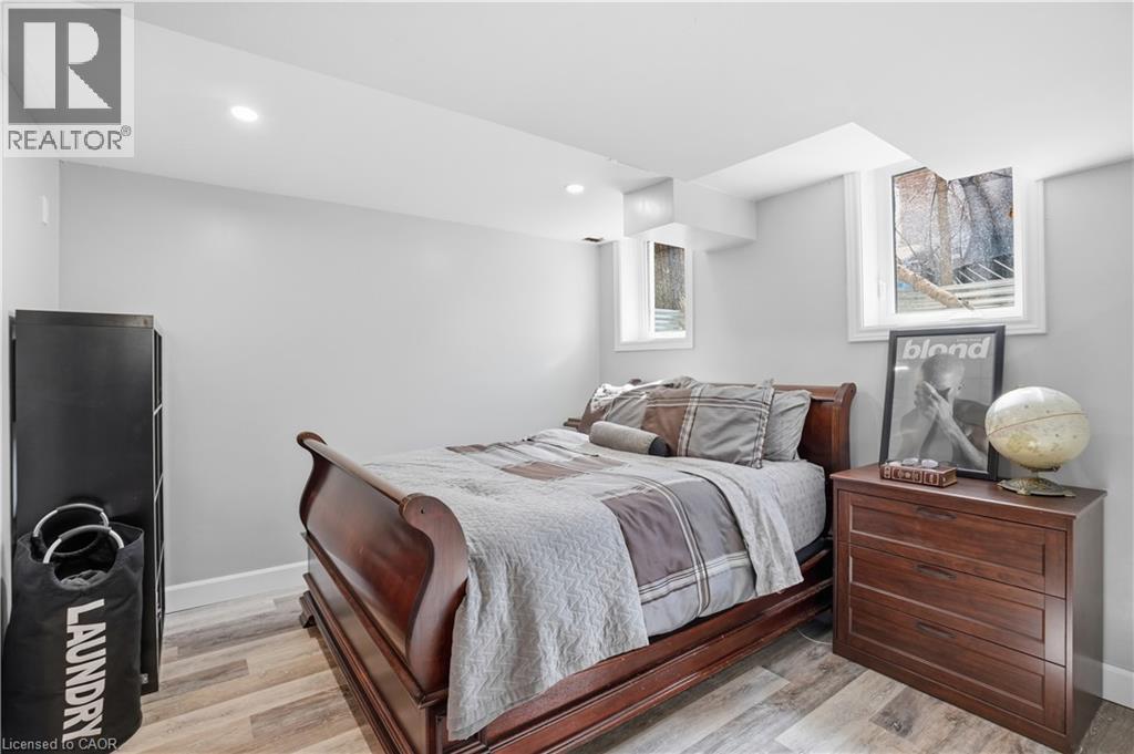 52 SUNNYCROFT Court - 28