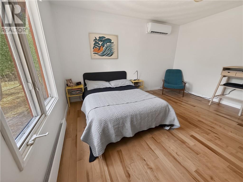 76 Lilly Crescent - 24