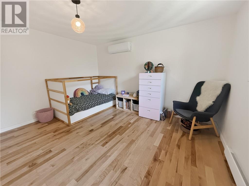 76 Lilly Crescent - 26
