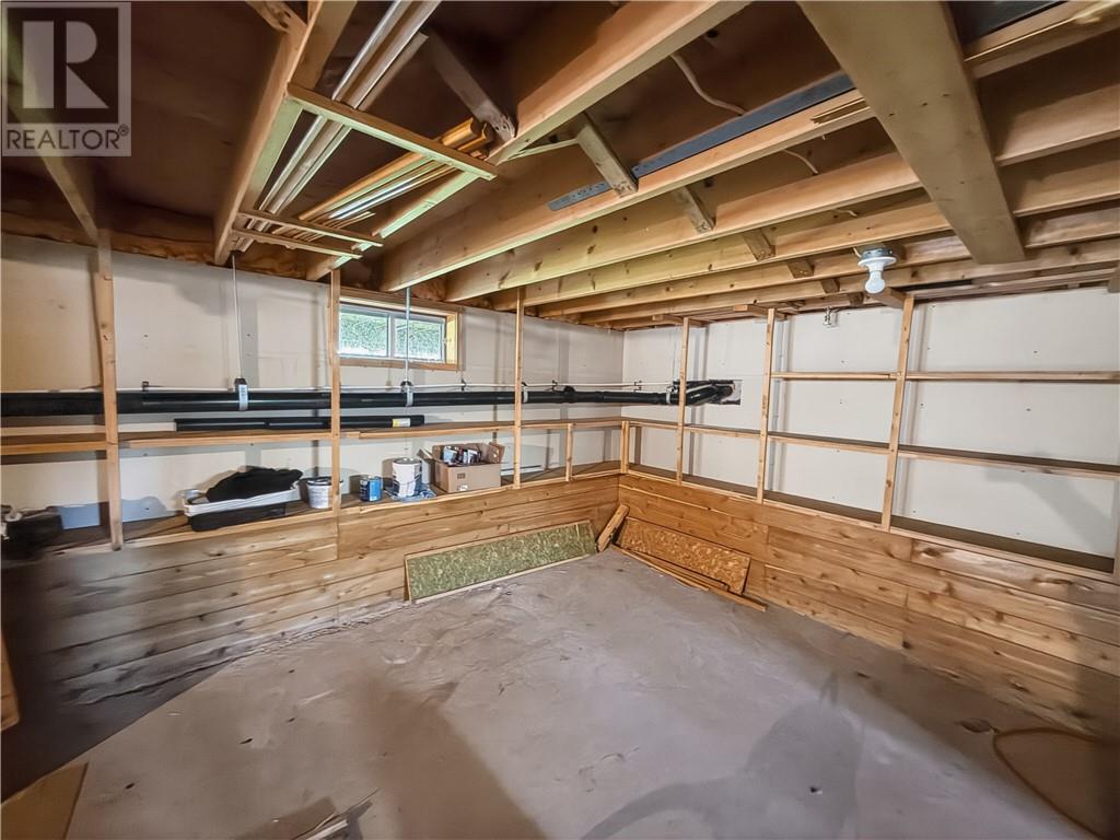 76 Lilly Crescent - 32