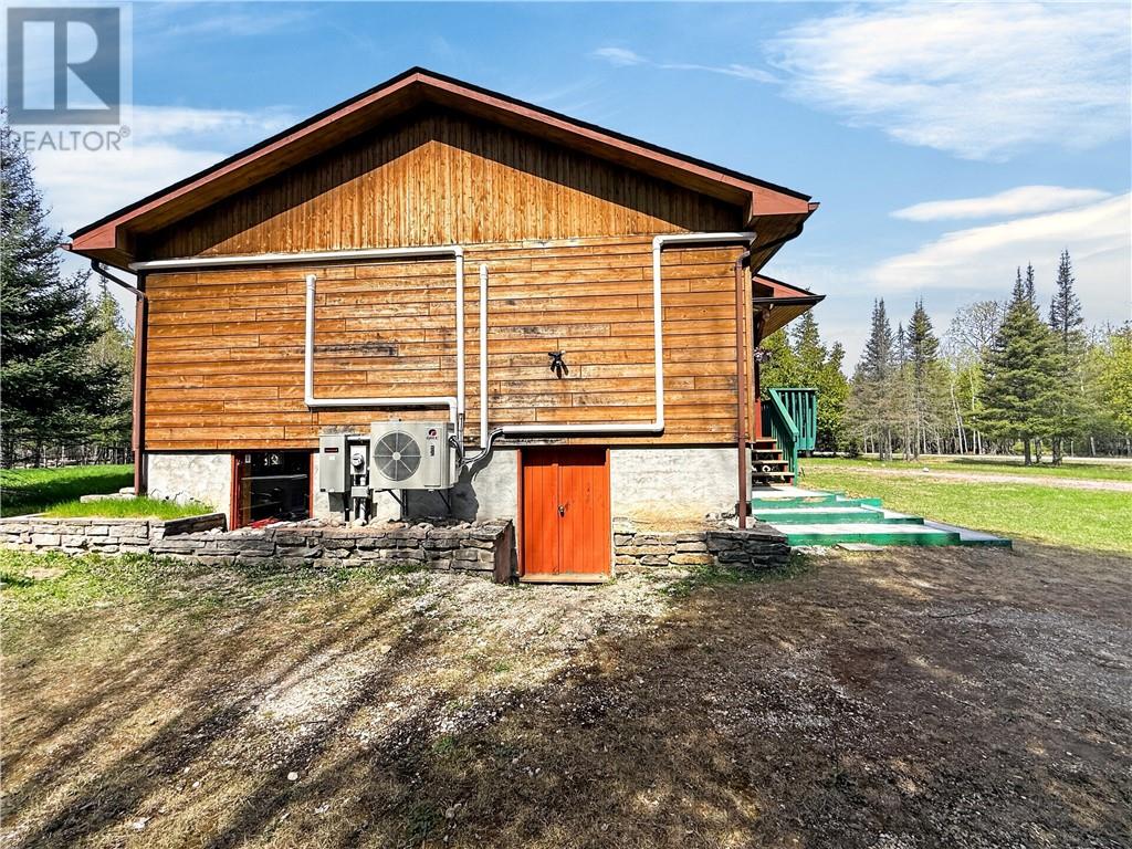 76 Lilly Crescent - 43