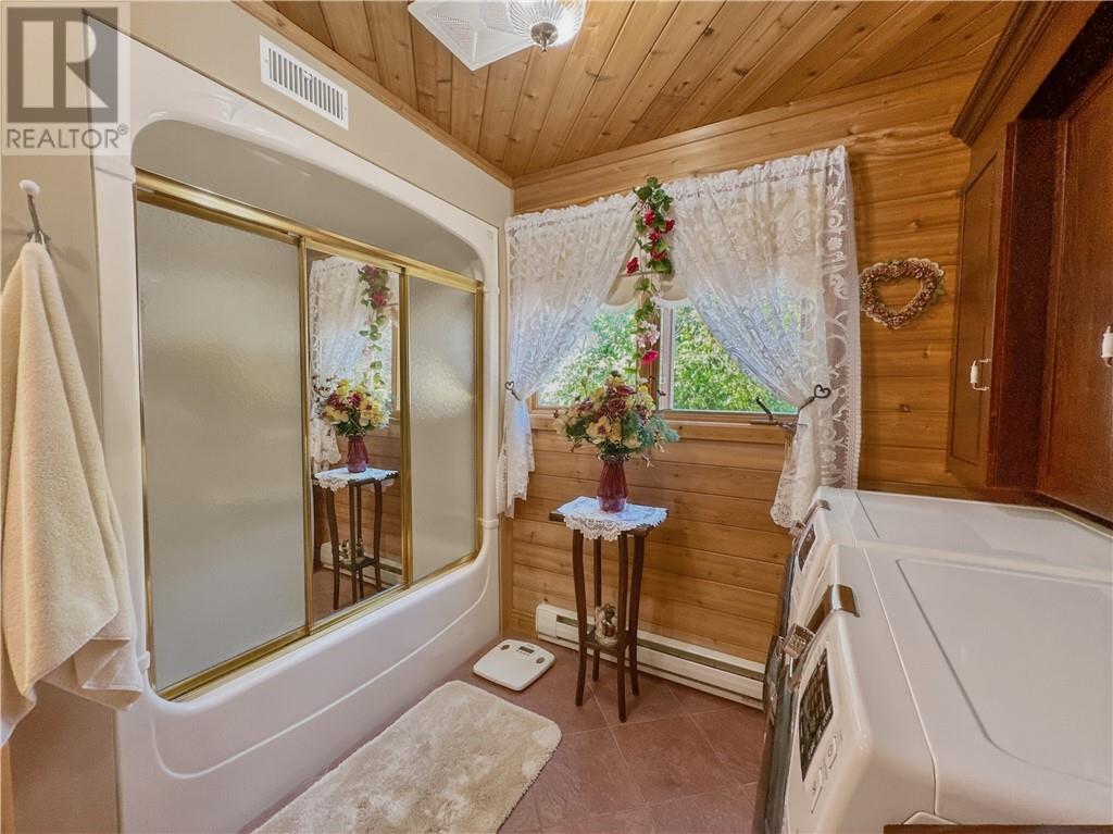 595 Lakeshore Road S, Tehkummah, Manitoulin Island, Ontario, P0P2C0 — Photo 3