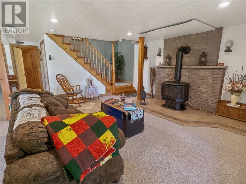 595 Lakeshore Road S, Tehkummah, Manitoulin Island, Ontario, P0P2C0 — Photo 31