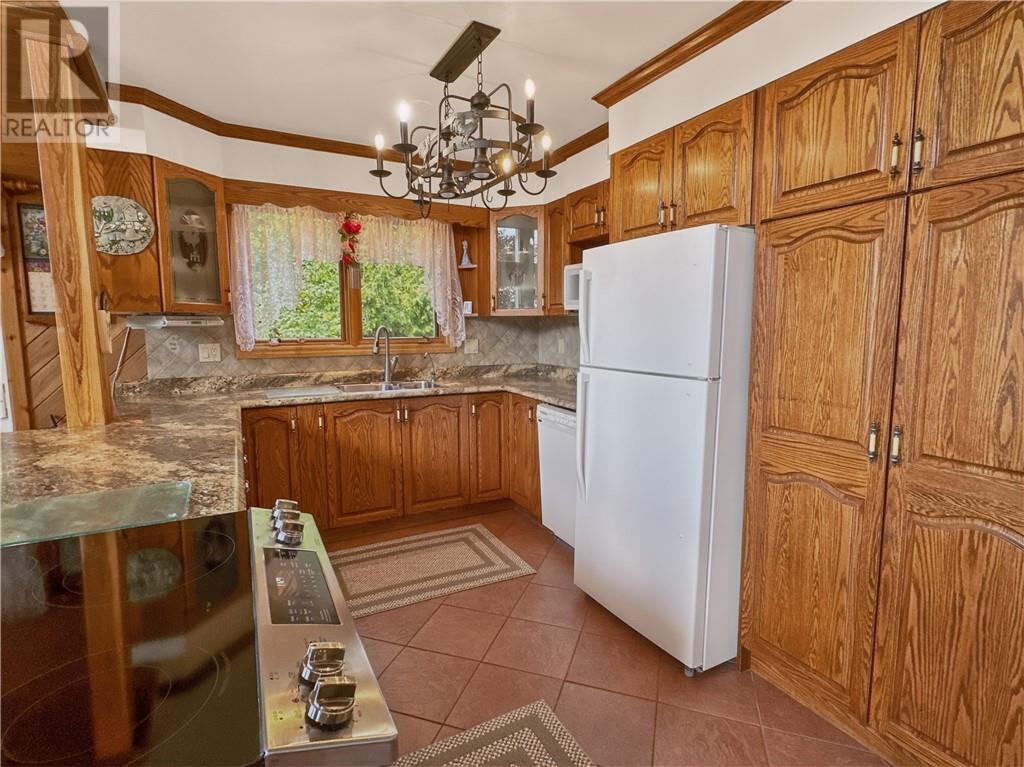 595 Lakeshore Road S, Tehkummah, Manitoulin Island, Ontario, P0P2C0 — Photo 37