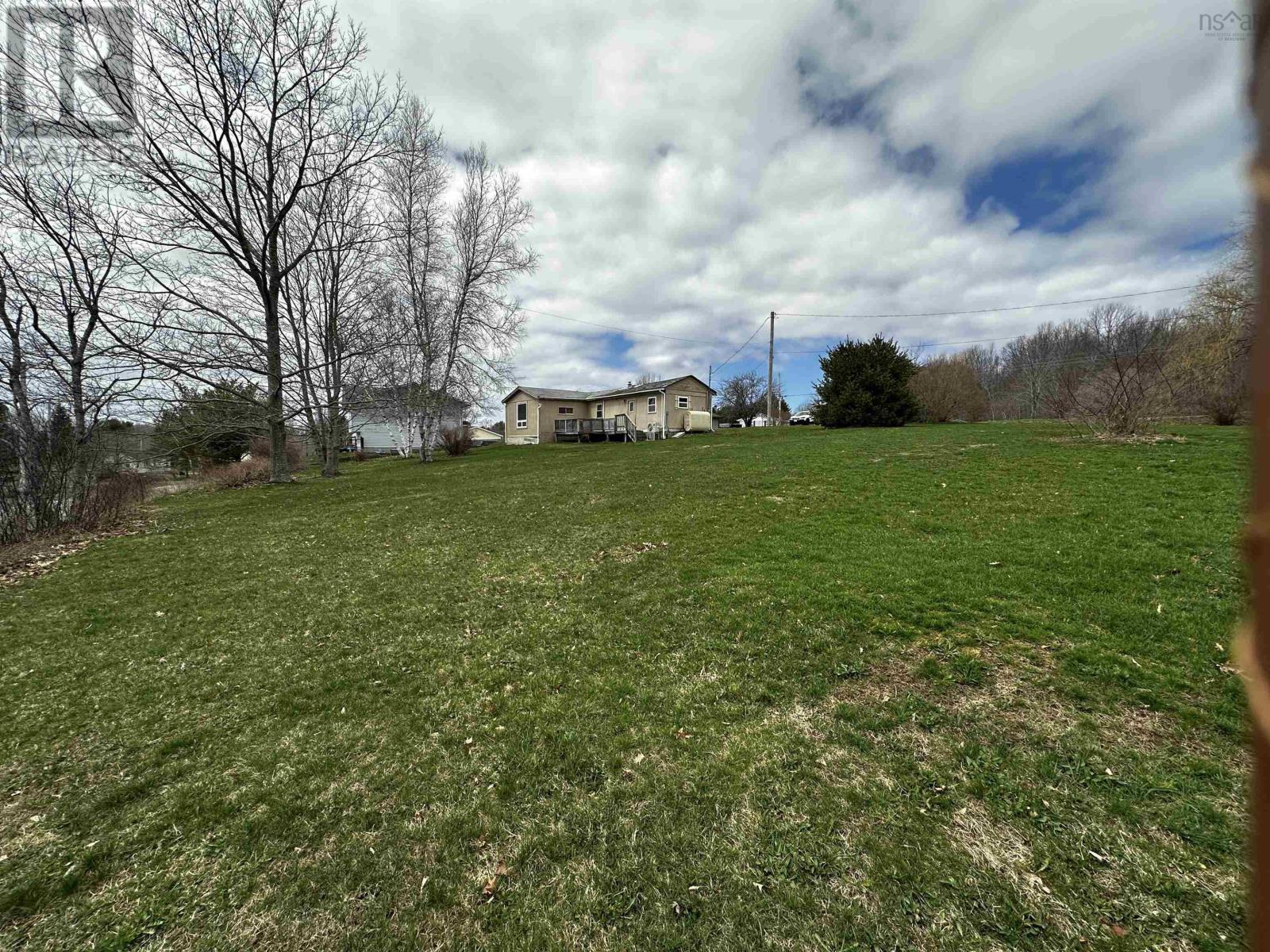 Property 27 of 28 of 22 Old Halifax Road W