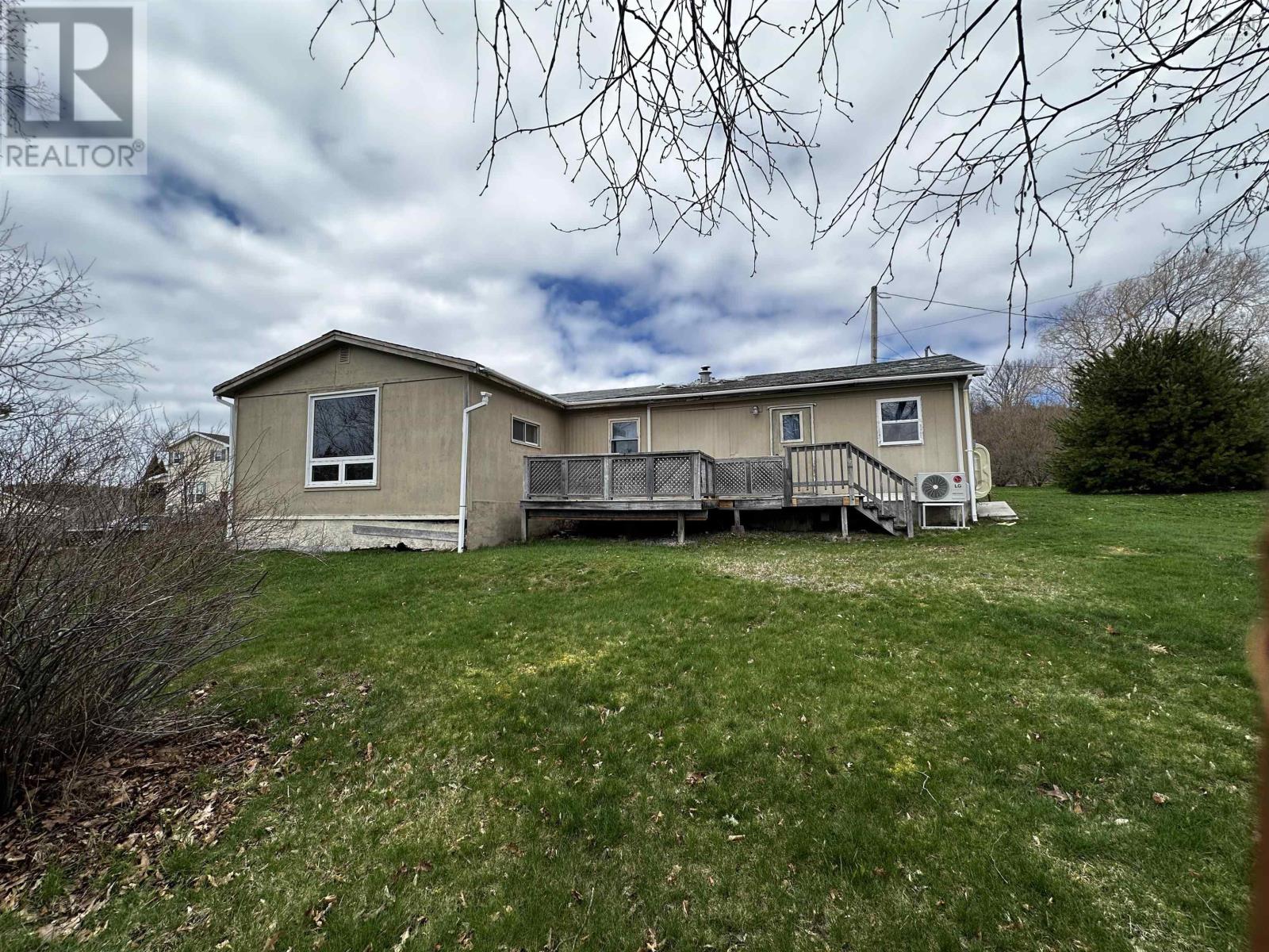Property photo of 22 Old Halifax Road W