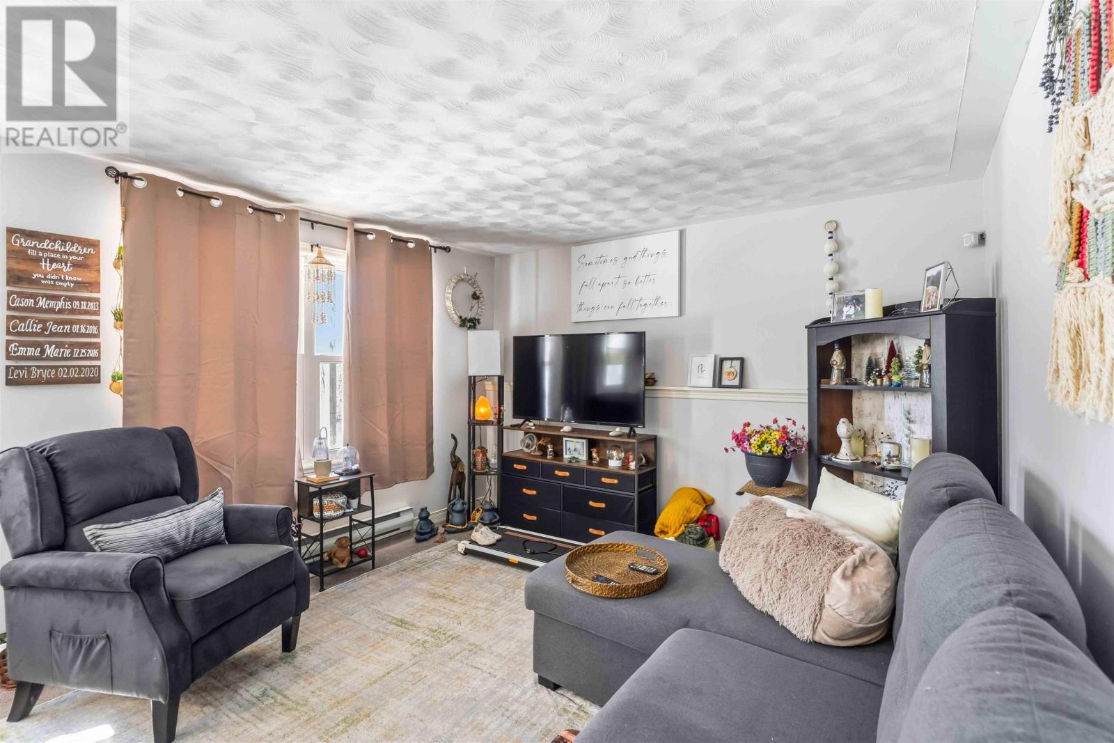 Property 34 of 47 of 15 Sherry Avenue