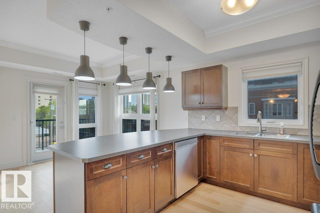 #306 10232 115 ST NW - 23