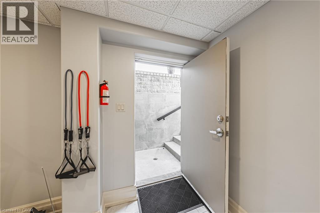 221 GLOVER Road - 41