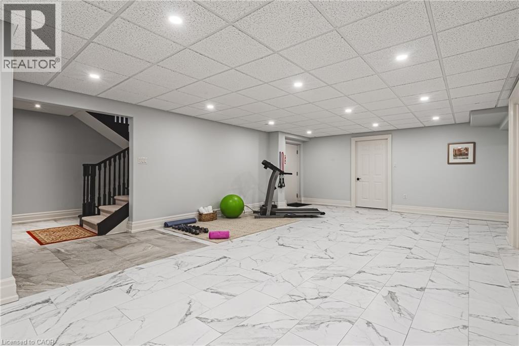 221 GLOVER Road - 34