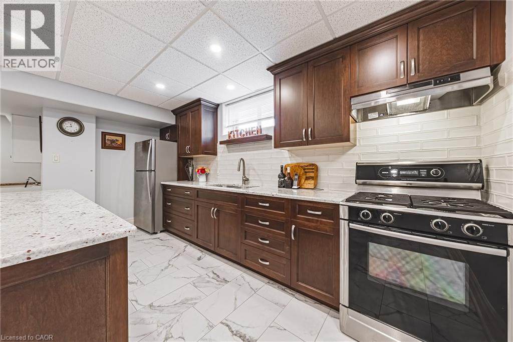 221 GLOVER Road - 37