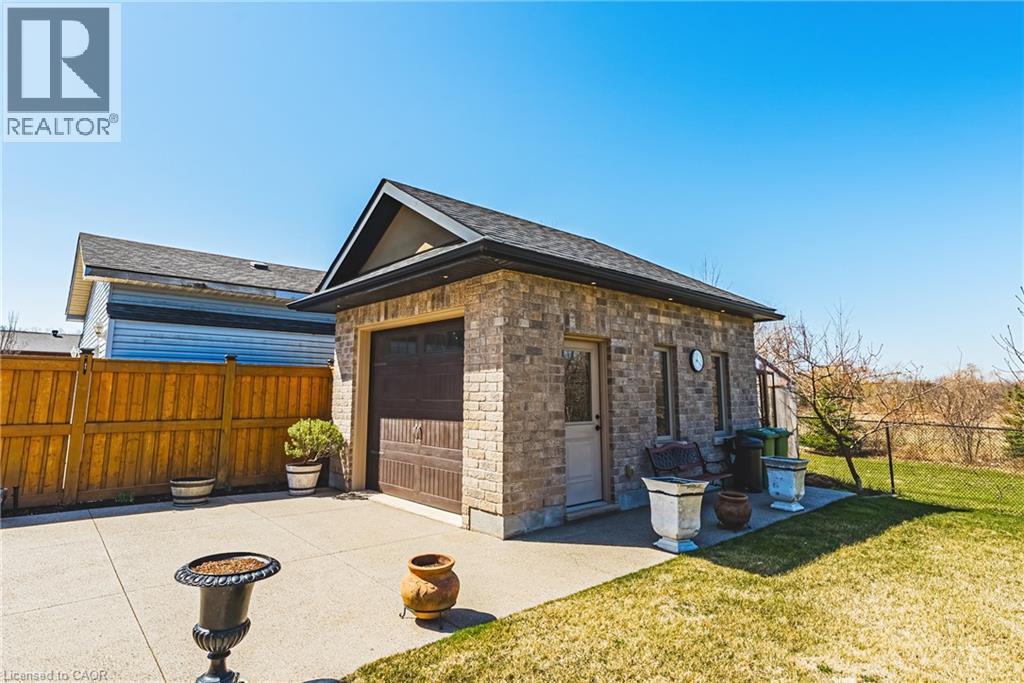 221 GLOVER Road - 44