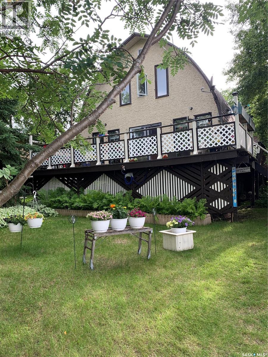 18 Elm AVENUE - 1
