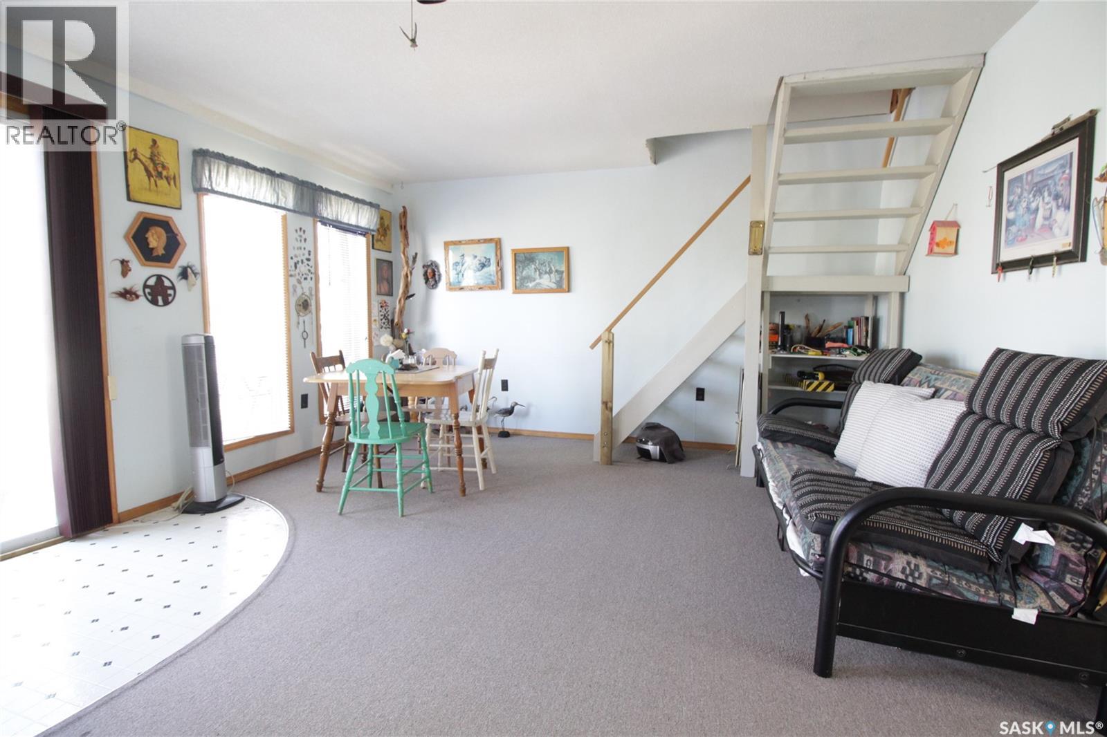 18 Elm AVENUE - 3