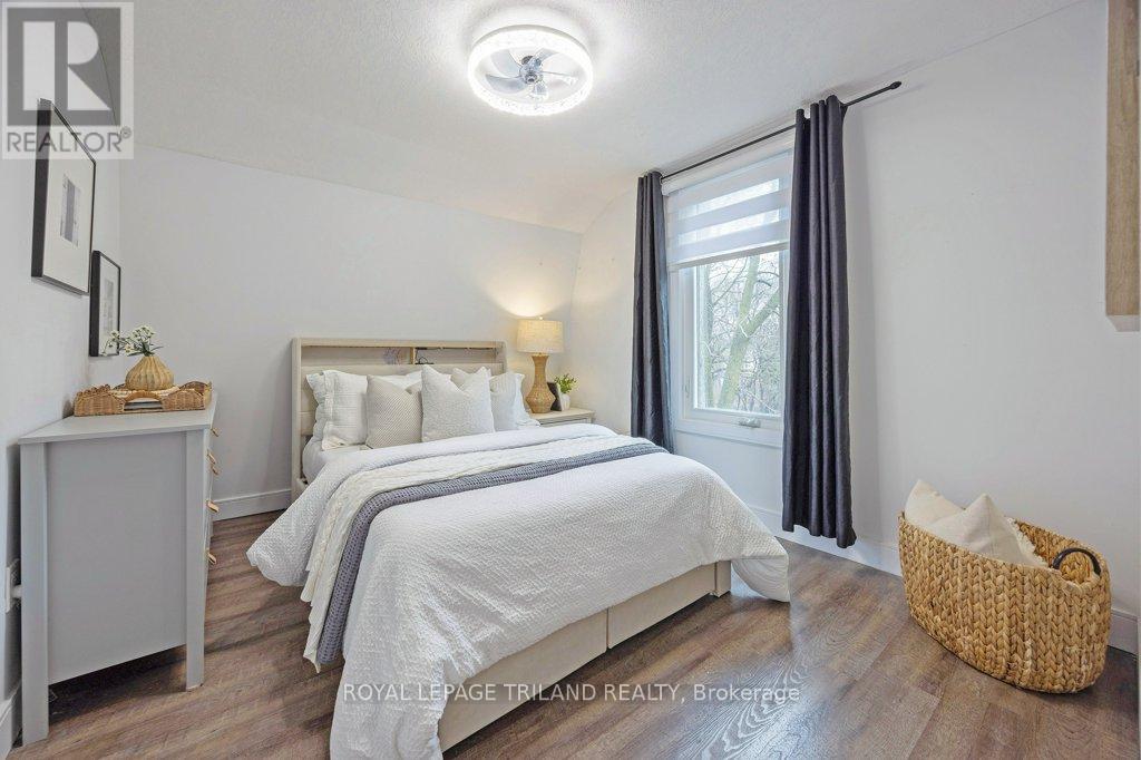 88 BRISCOE STREET E - 29