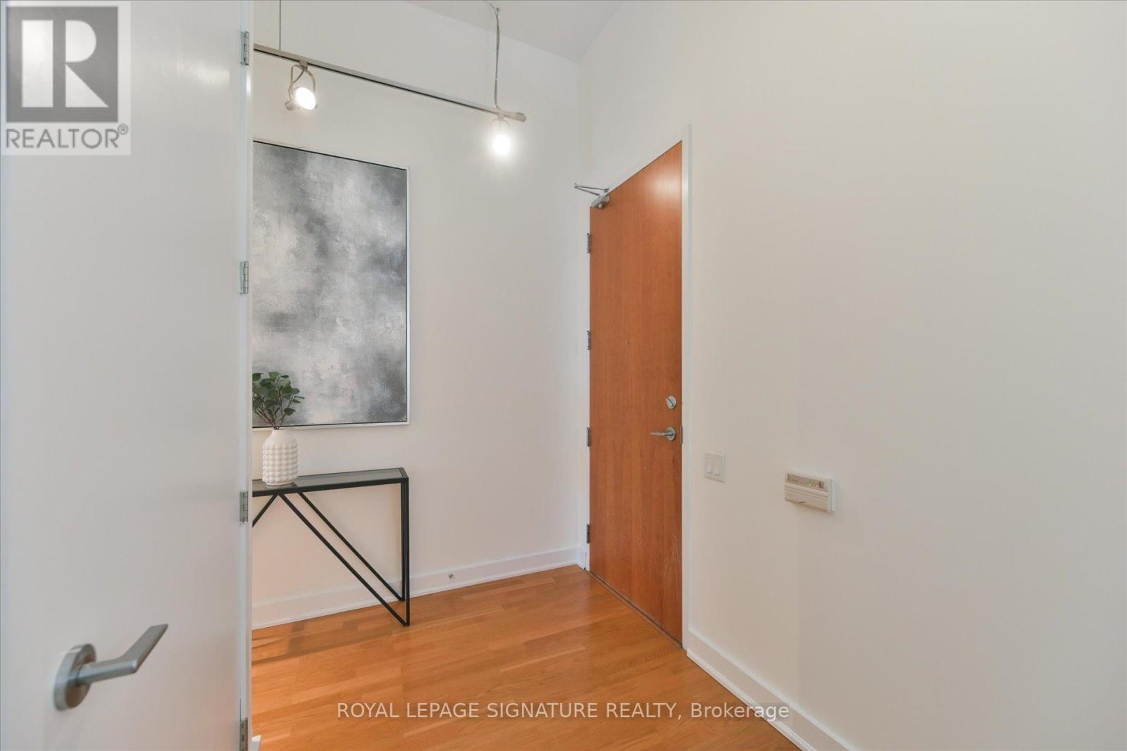 #618 43 HANNA AVENUE - 21