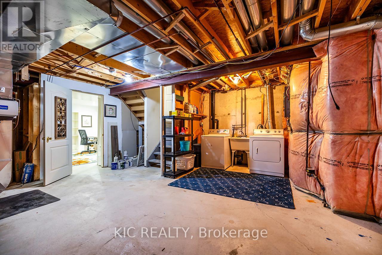 141 WALLER STREET - 35