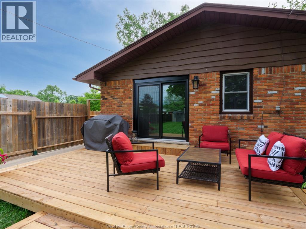 305 EDGEWATER BOULEVARD, Tecumseh, Ontario, N8N2G9 — Photo 4