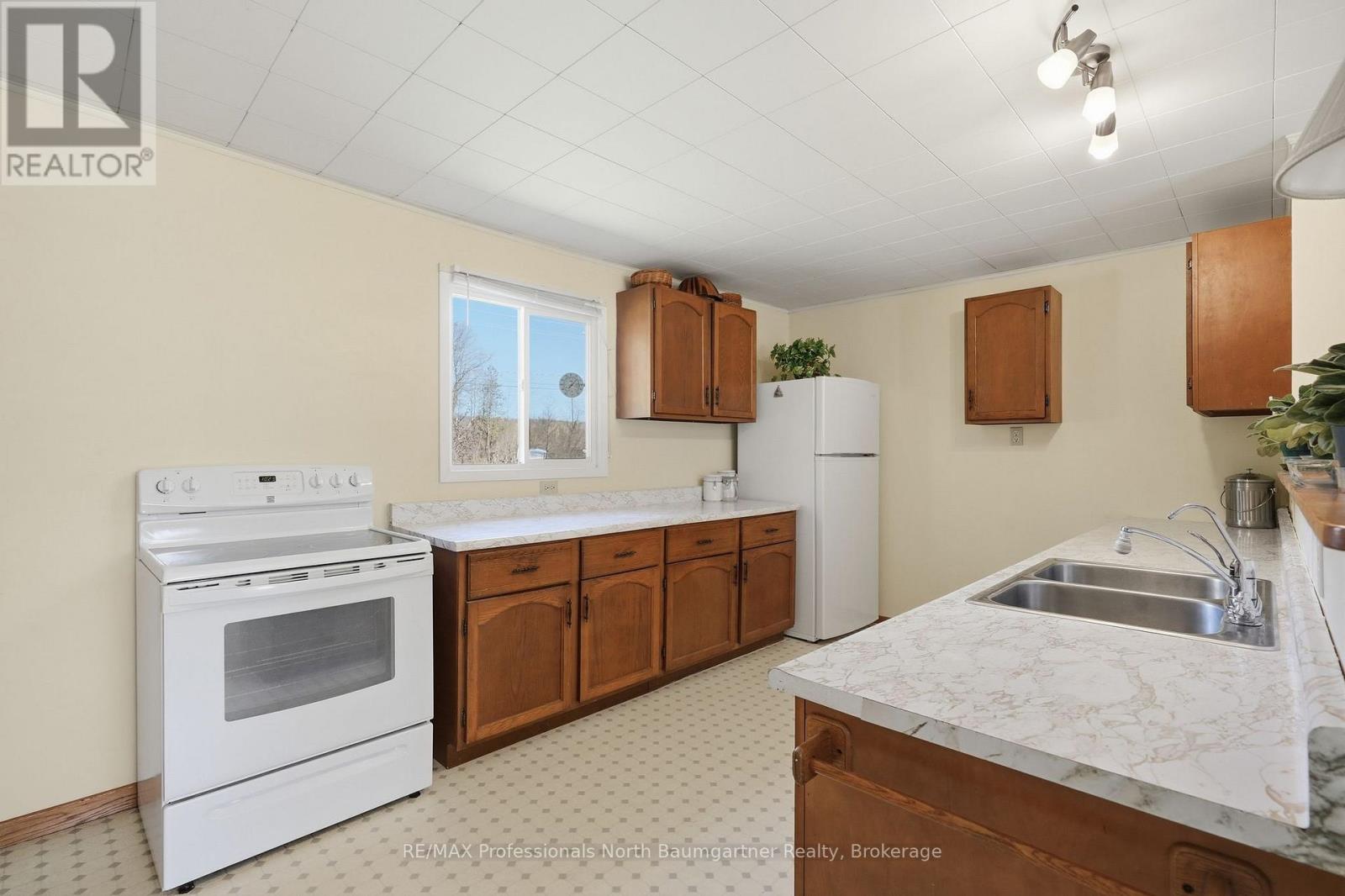 4112 DEEP BAY ROAD - 11