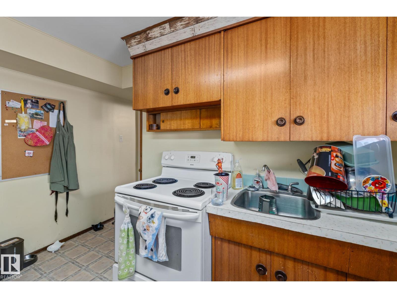 11926/11928 56 ST NW - 22