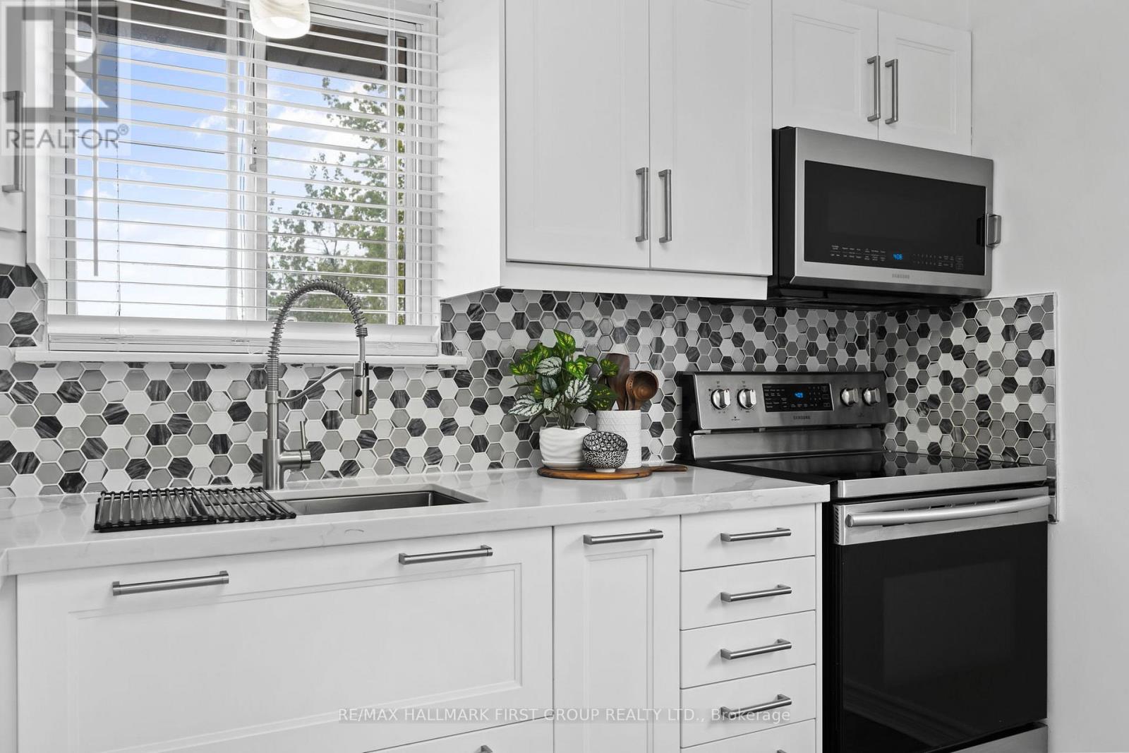 428 DEAN AVENUE - 12