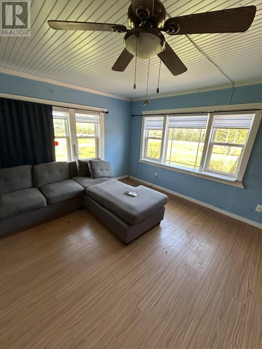 2145 Strathcona Road - 11