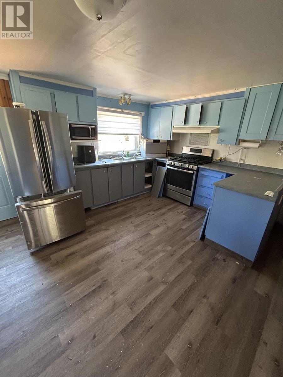 2145 Strathcona Road - 13