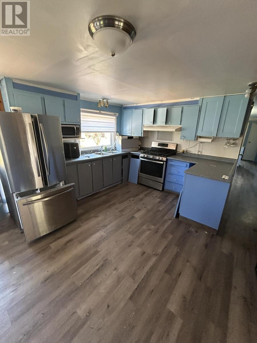 2145 Strathcona Road - 14