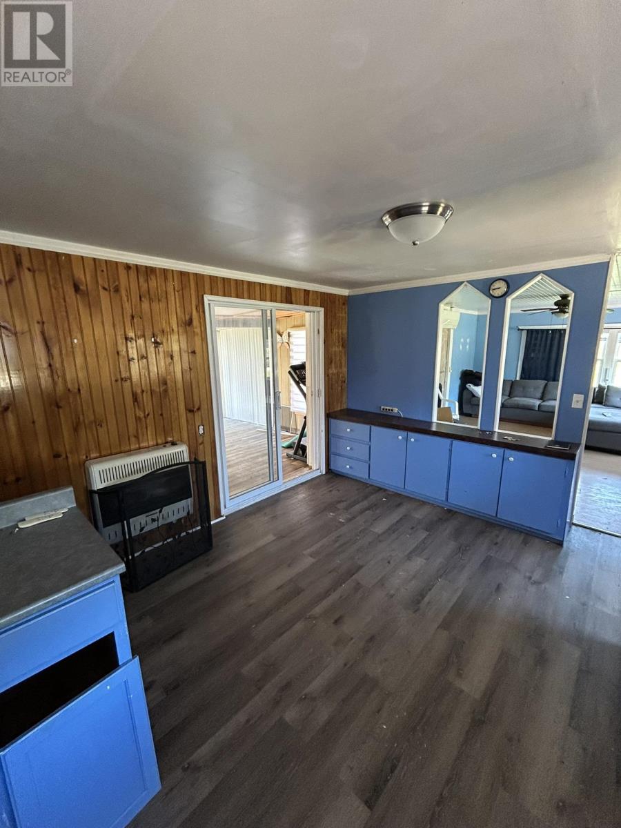 2145 Strathcona Road - 15