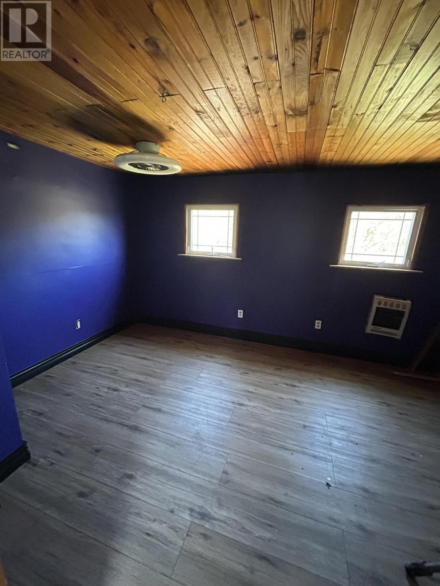 2145 Strathcona Road - 21
