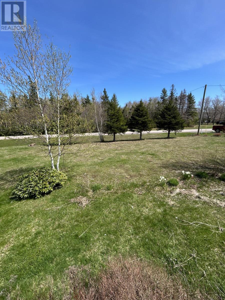 2145 Strathcona Road - 32