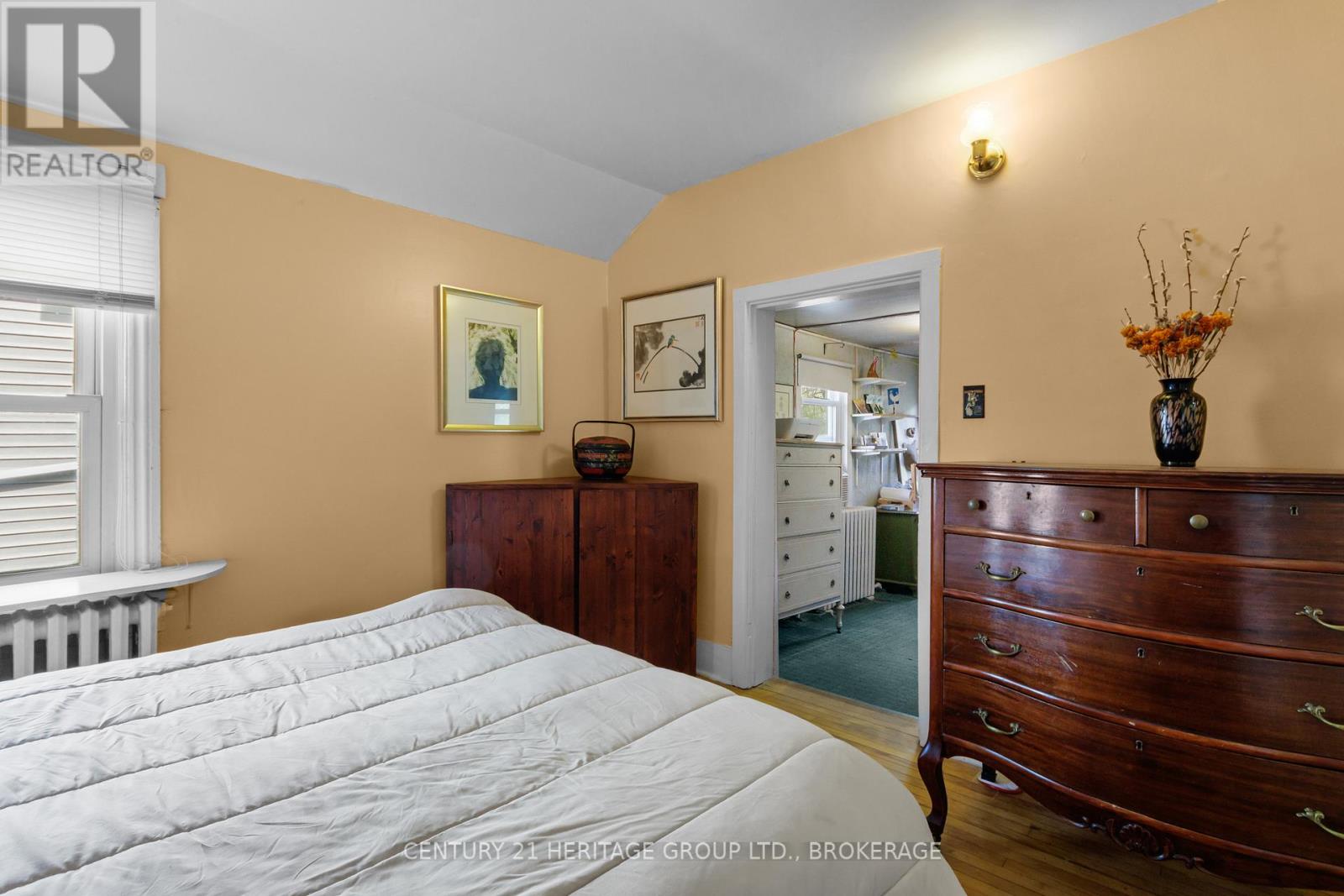126 CHARLES STREET - 25