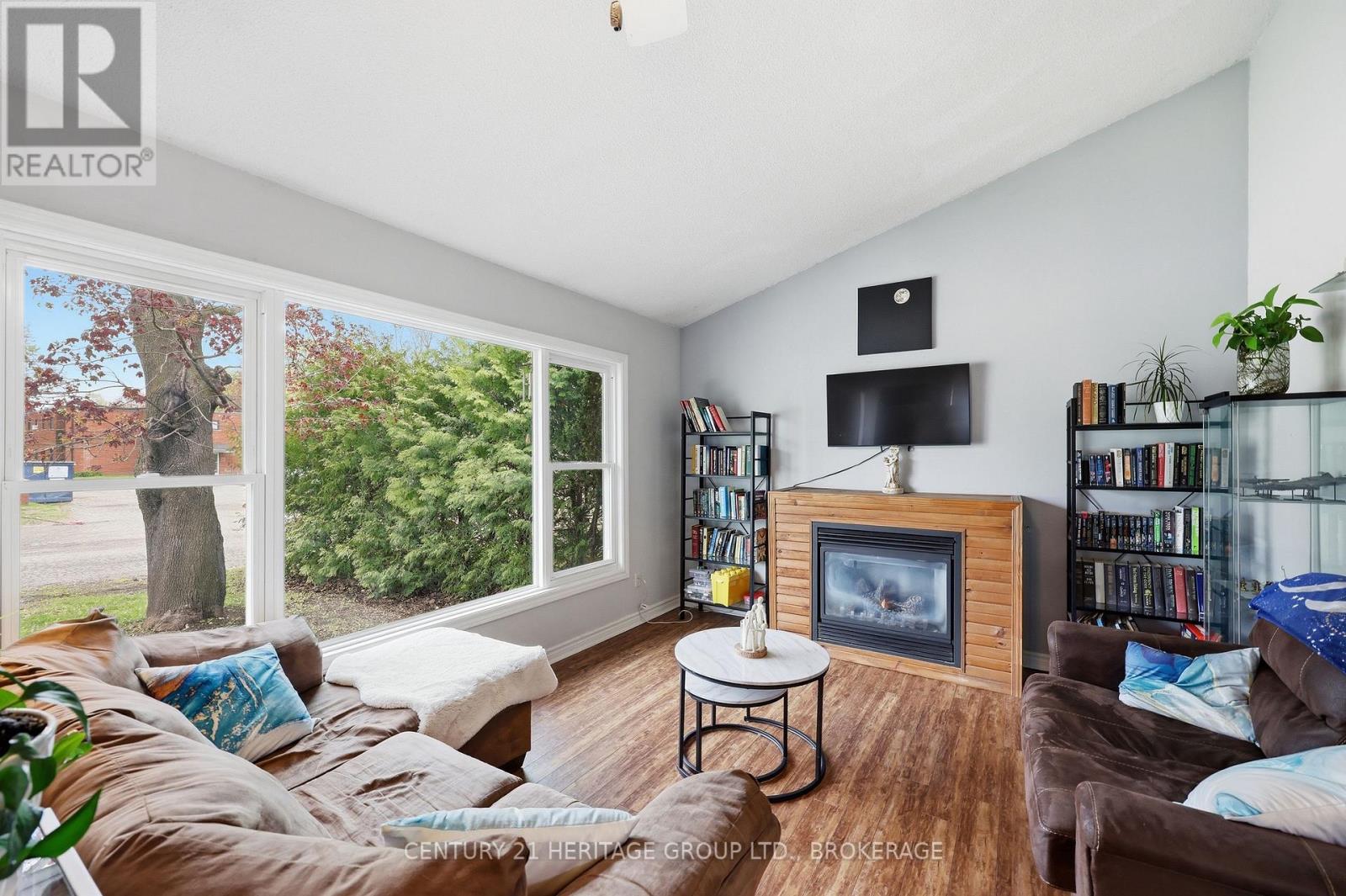 36 NAPIER STREET - 18