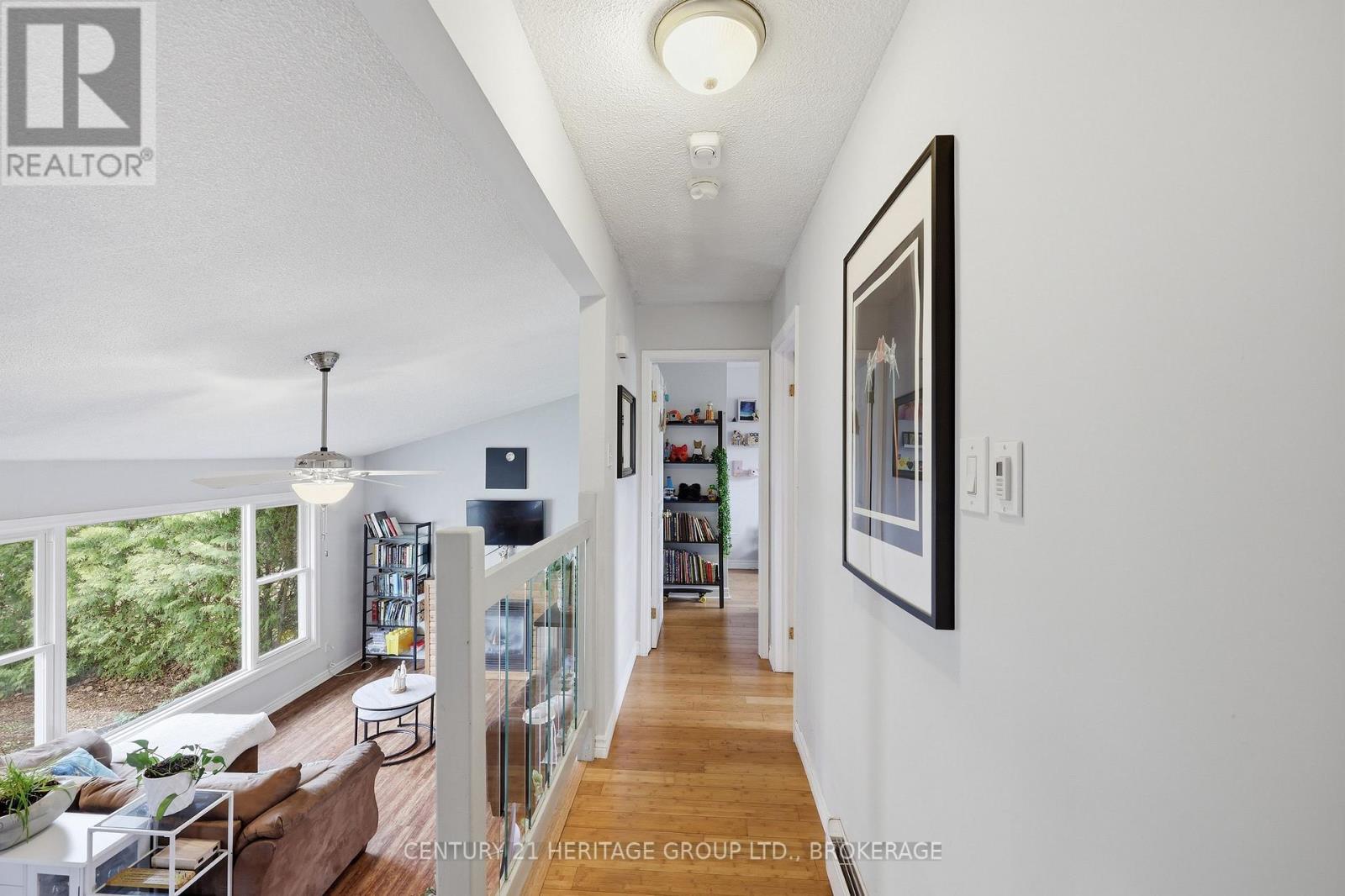 36 NAPIER STREET - 27