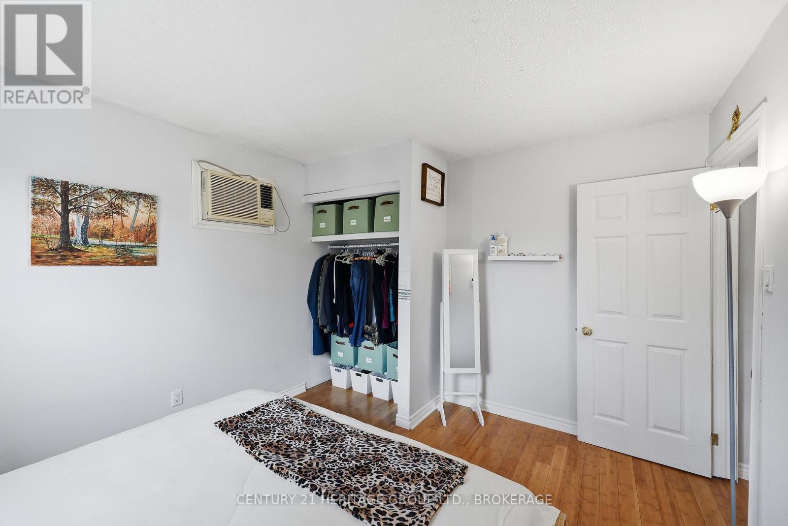36 NAPIER STREET - 30