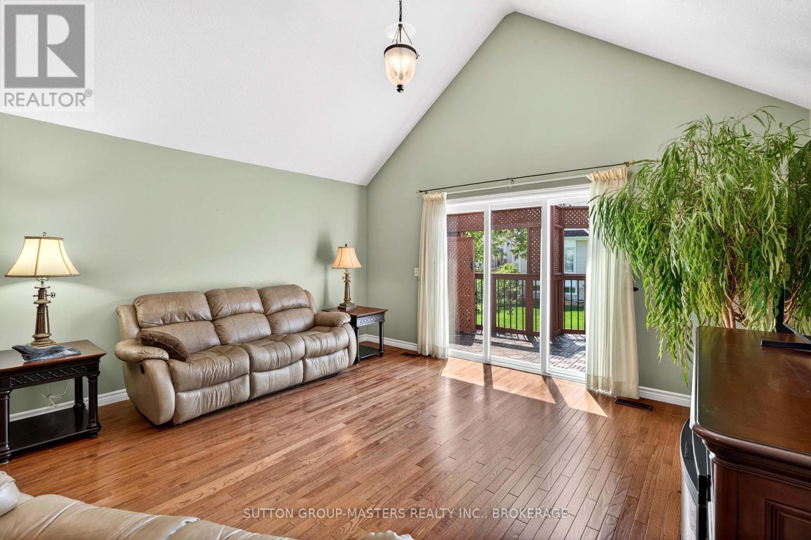 133 BRITANNIA CRESCENT - 11