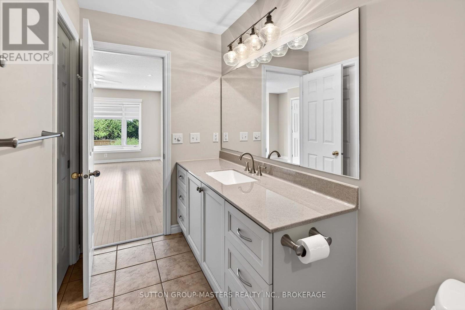 110 BRITANNIA CRESCENT - 22