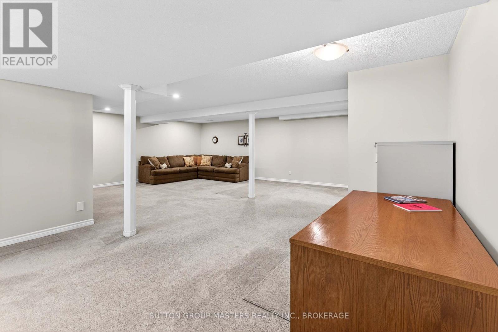 110 BRITANNIA CRESCENT - 26